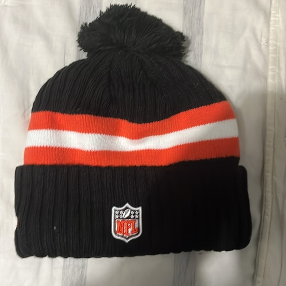 NWT New Era Cleveland Browns Beanie - Picture 3 of 3
